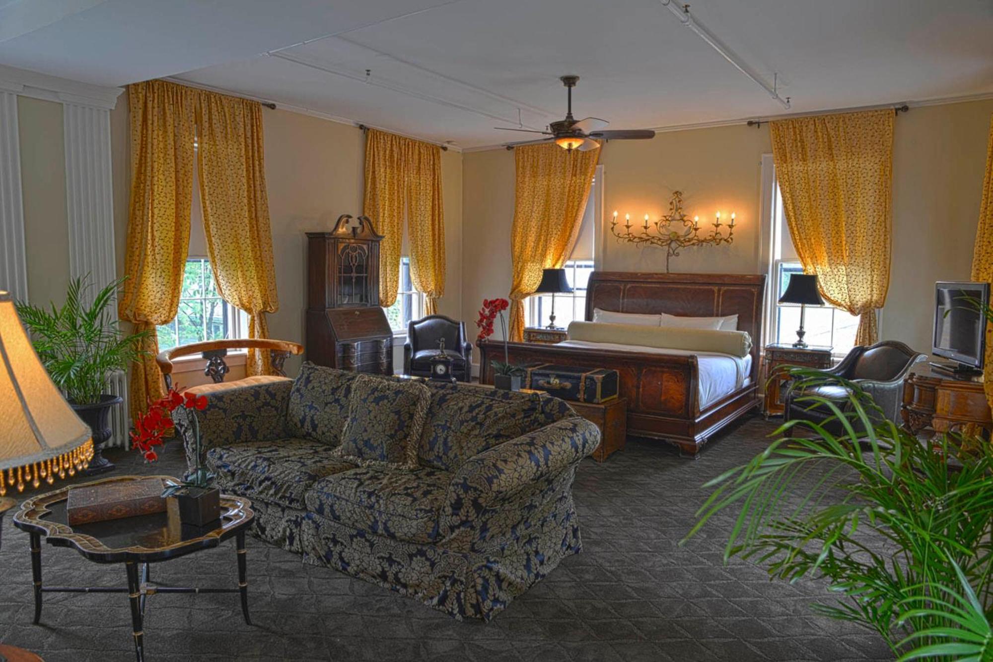 Maxwell Mansion Hotel Лейк Дженива Экстерьер фото