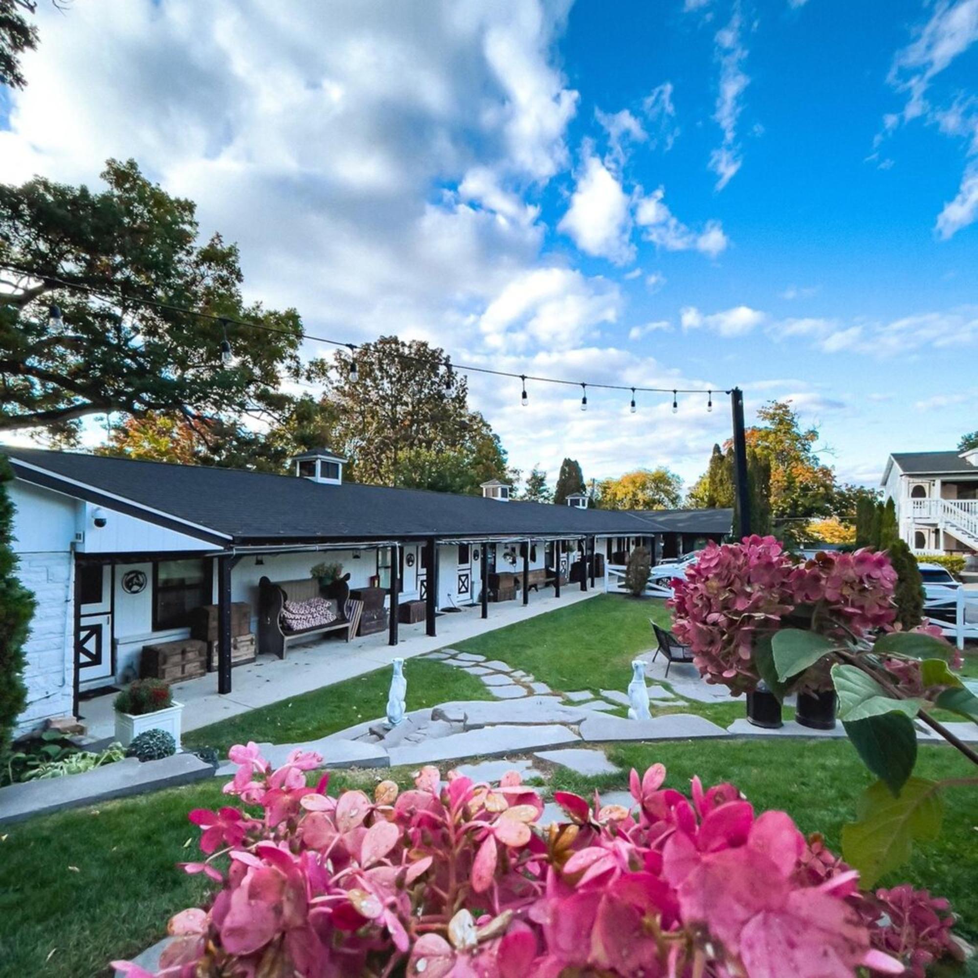 Maxwell Mansion Hotel Лейк Дженива Экстерьер фото