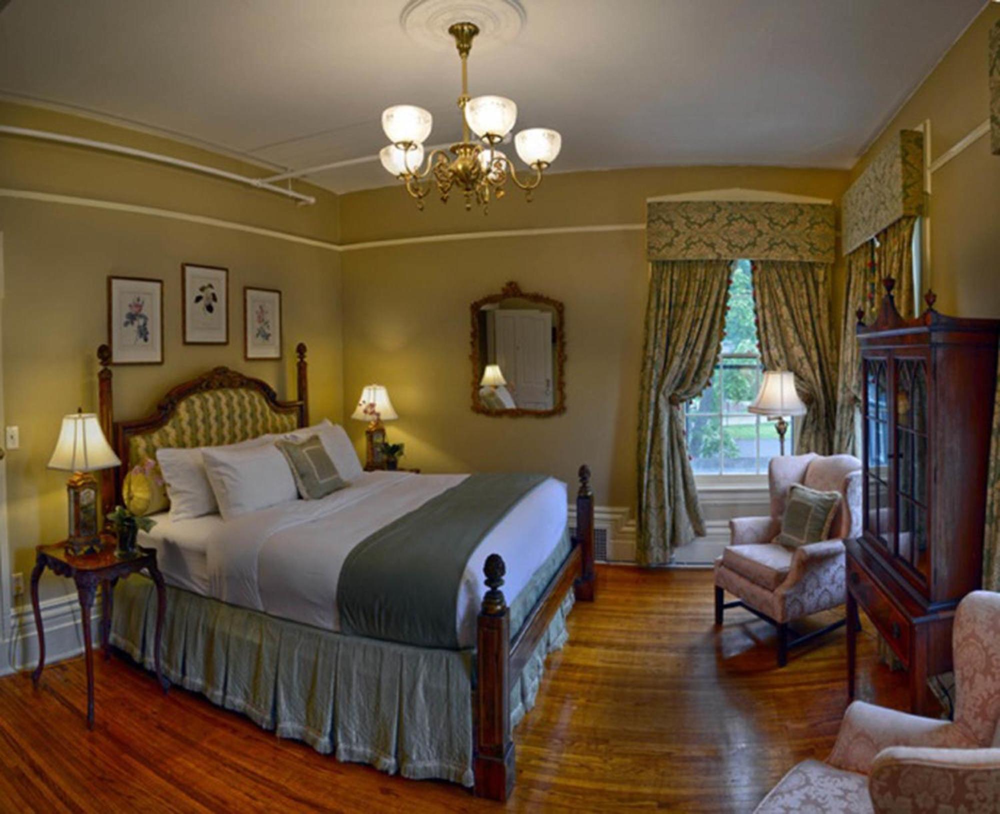 Maxwell Mansion Hotel Лейк Дженива Экстерьер фото