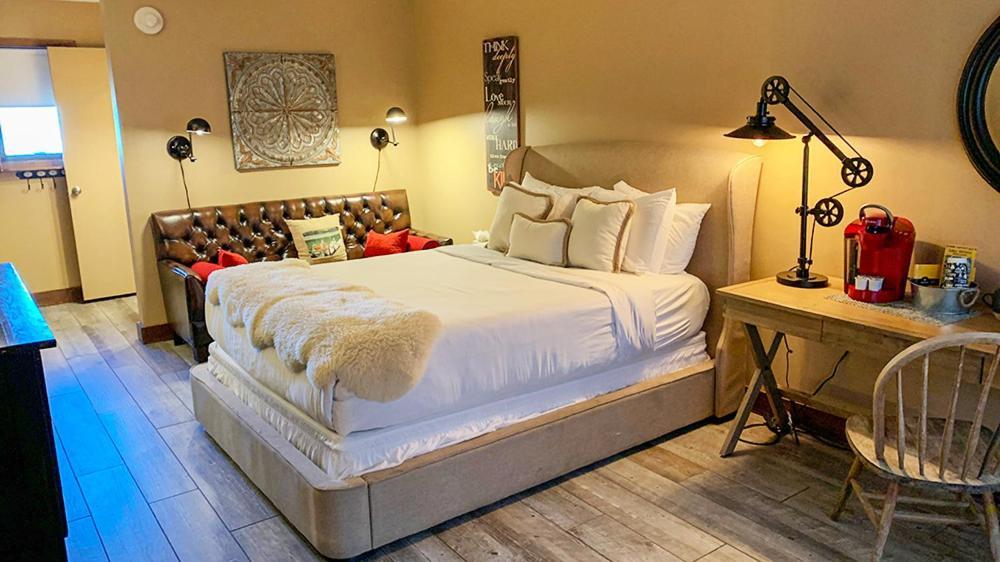 Maxwell Mansion Hotel Лейк Дженива Экстерьер фото