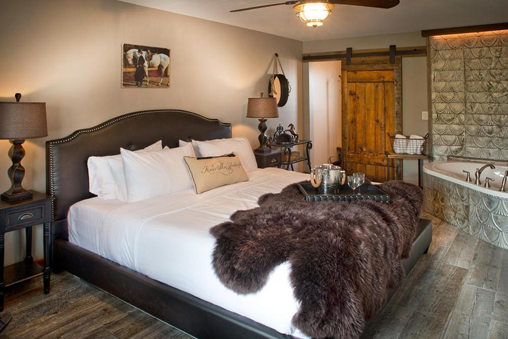 Maxwell Mansion Hotel Лейк Дженива Экстерьер фото